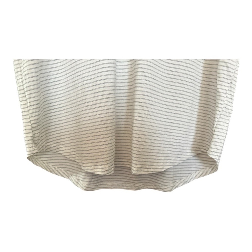 Green Envelope Light Gray Striped V-Neck Tee - Picture 4 of 5